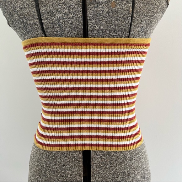 Cropped Ribbed Striped Top - Picture 4 of 5